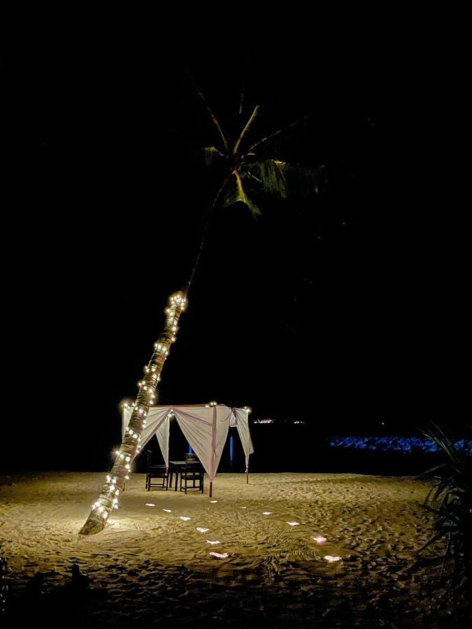 Nihaali Maldives Hotel Kudarikilu Exterior photo